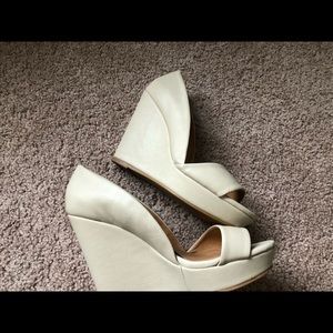 Wedge heels